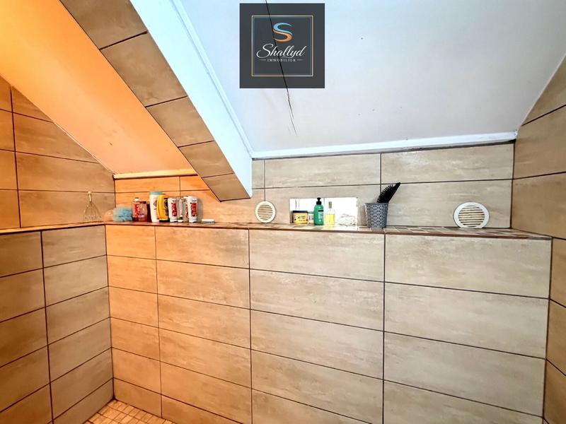 Maison - 205 m² - 9 pièces