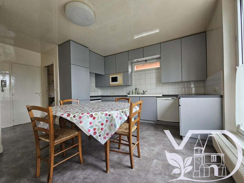 Maison - 280 m² - 6 pièces