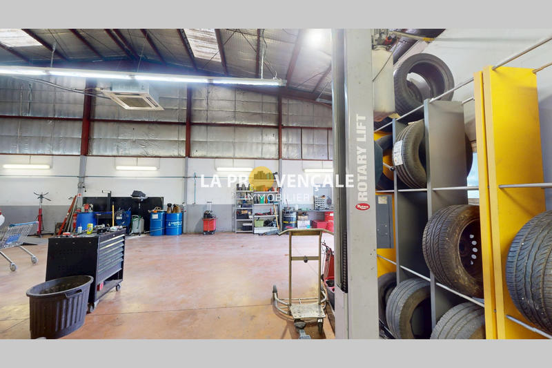 Fonds de commerce - Magasins - 240 m²