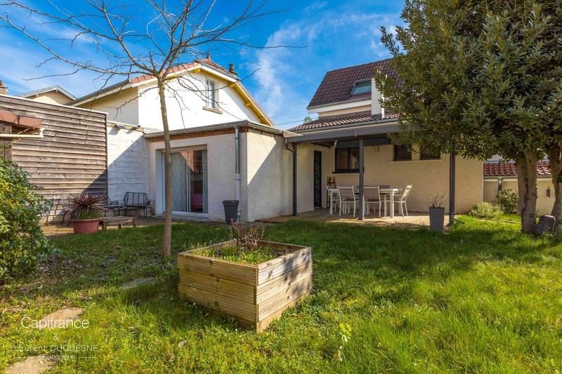 Maison - 95 m² - 5 pièces