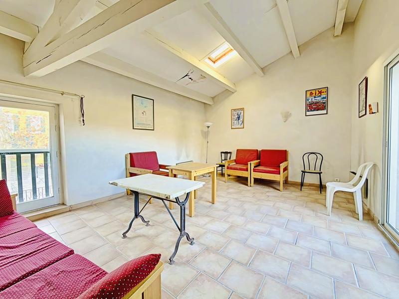 Maison - 204 m² - 7 pièces