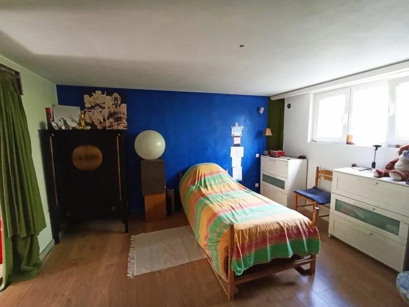 Maison - 213 m² - 9 pièces