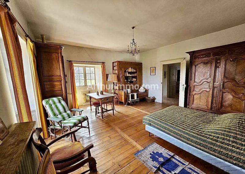 Maison - 273 m² - 11 pièces