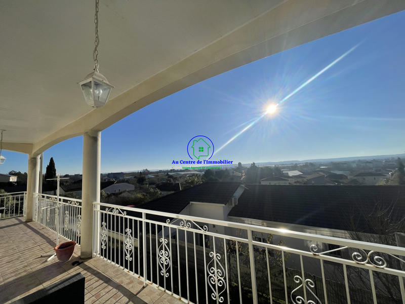 Maison - 255 m² - 8 pièces