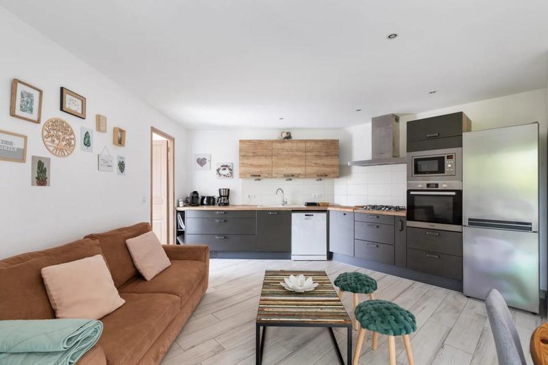 Villa - 222 m² - 9 pièces