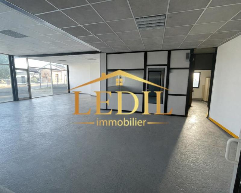 Local commercial - 483 m² - 2 pièces