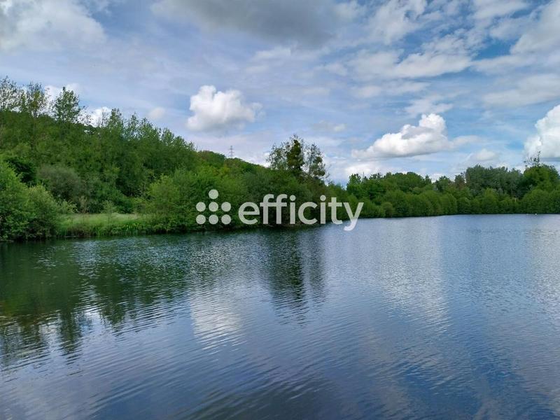 Terrain - 73 790 m²