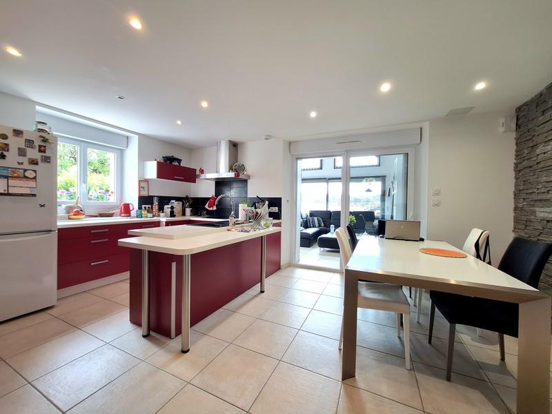 Maison traditionnelle - 140 m² - 6 pièces