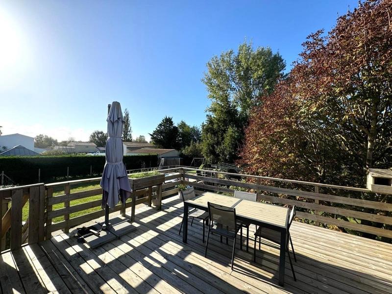 Maison - 219 m² - 9 pièces