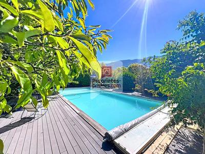 Maison - 553 m² - 15 pièces