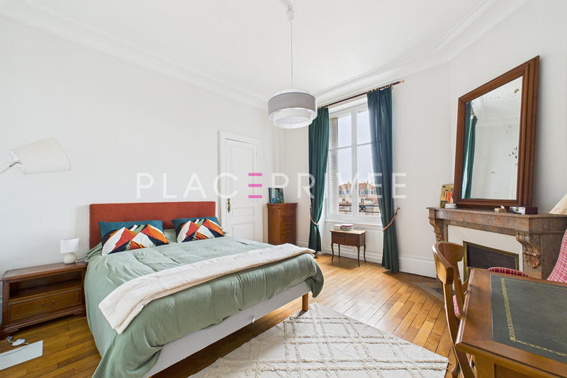 Appartement - 174 m² - 6 pièces