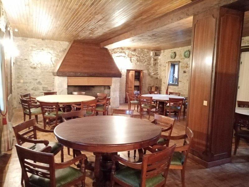 Maison - 941 m² - 26 pièces