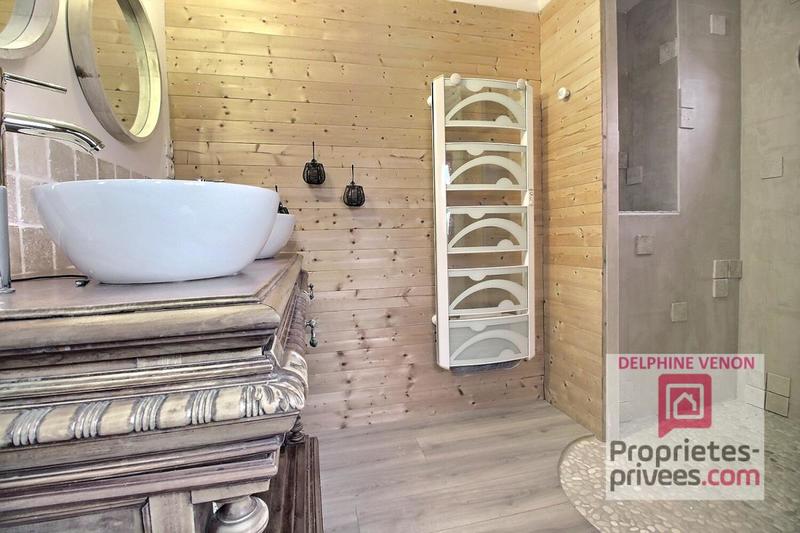 Maison - 228 m² - 7 pièces