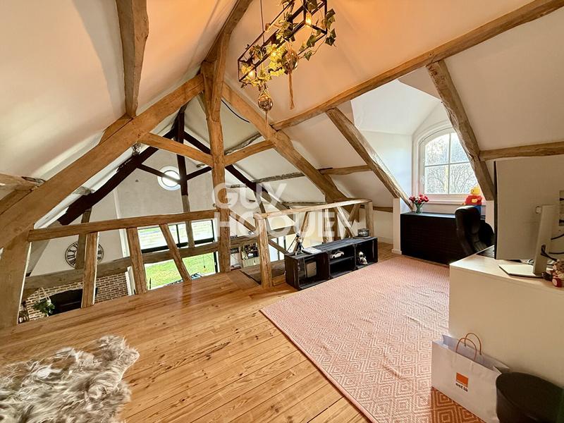 Maison - 216 m² - 10 pièces