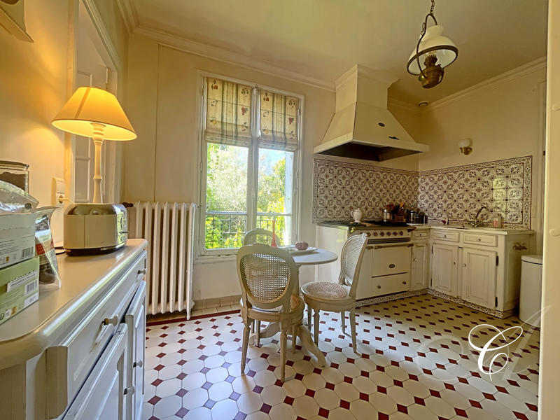 Villa - 183 m² - 6 pièces