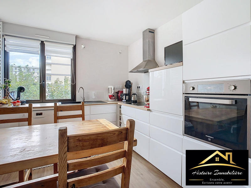 Appartement - 80 m² - 4 pièces