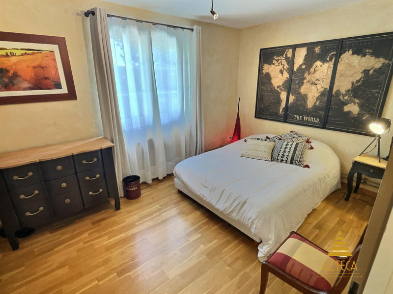 Maison - 195 m² - 9 pièces