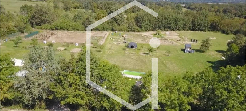 Propriété - 482 m² - 7 pièces