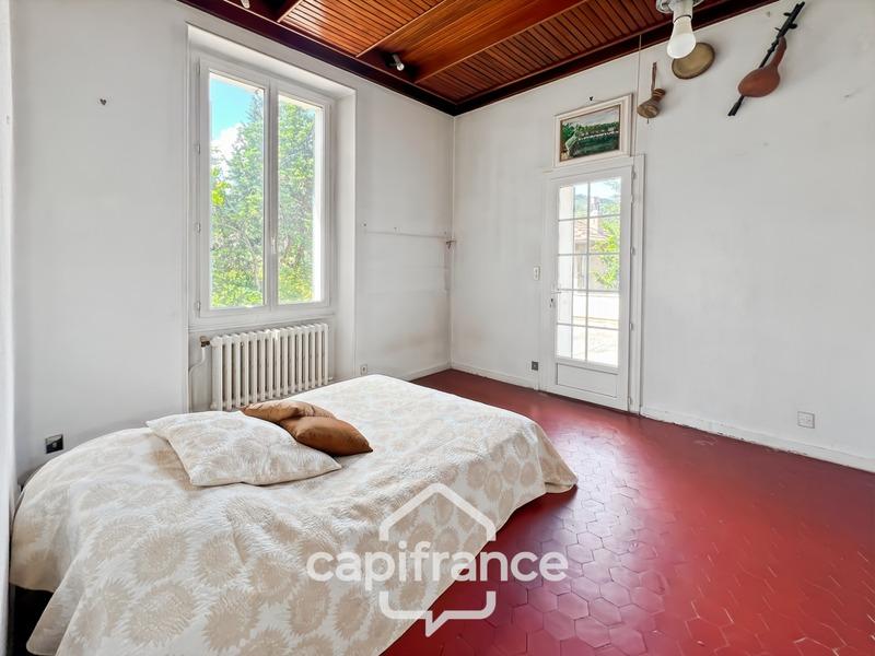 Maison de maîtres - 305 m² - 12 pièces