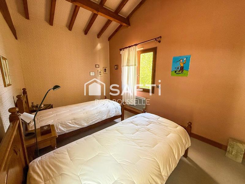 Maison - 180 m² - 8 pièces