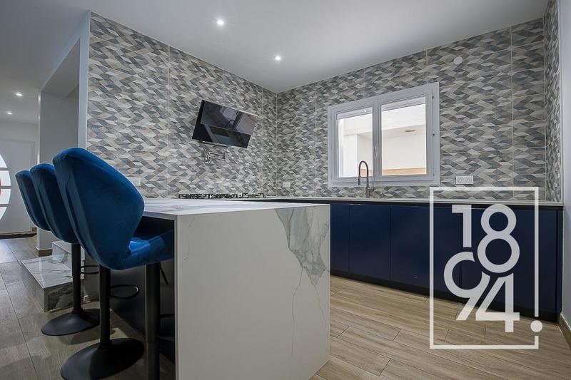 Maison - 280 m² - 7 pièces