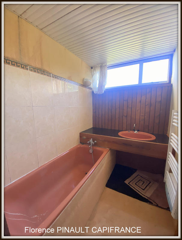 Maison - 225 m² - 8 pièces