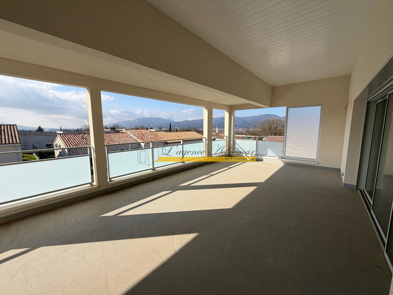 Appartement - 144 m² - 5 pièces