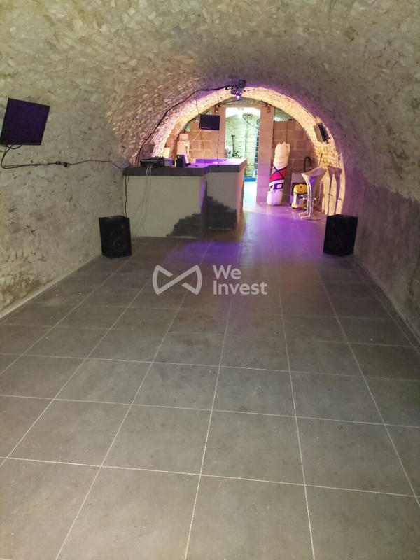 Maison - 258 m² - 8 pièces