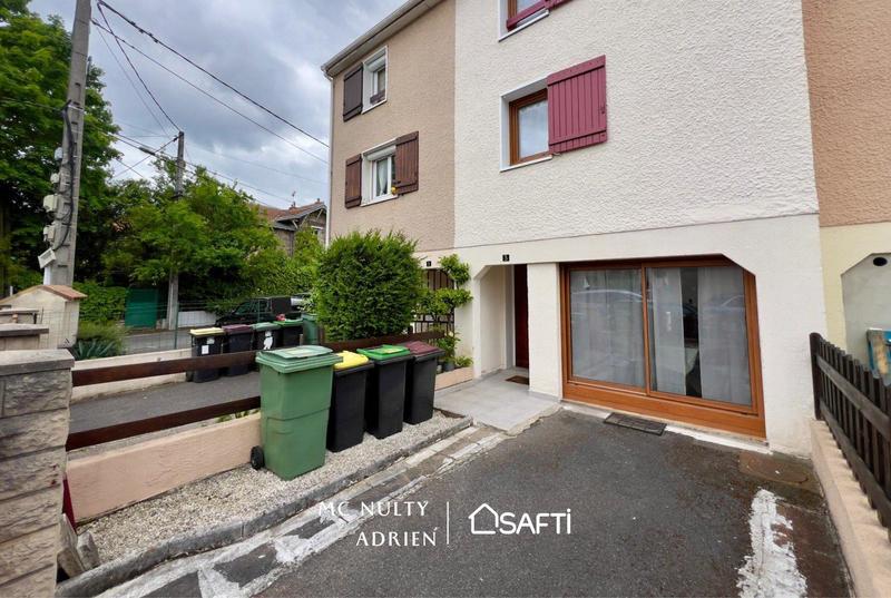 Maison - 90 m² - 5 pièces