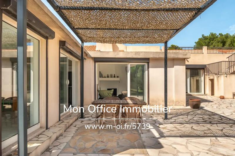 Villa - 240 m² - 5 pièces