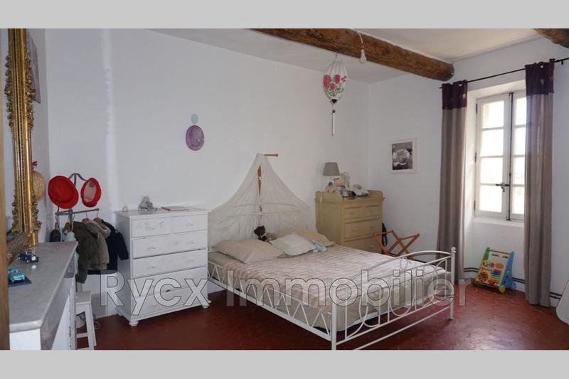 Maison - 285 m² - 9 pièces