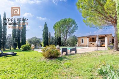 Maison - 275 m² - 10 pièces