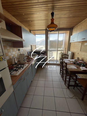 Appartement - 80 m² - 4 pièces