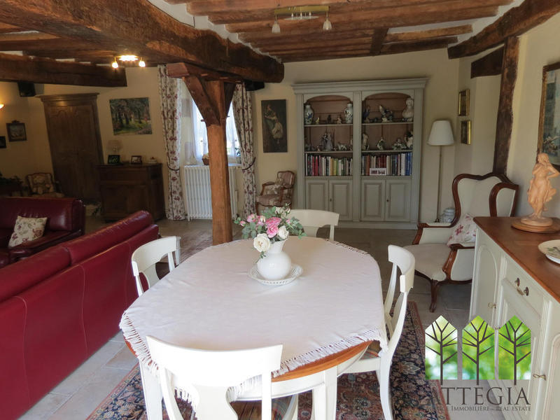 Maison traditionnelle - 422 m² - 14 pièces