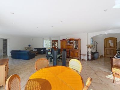 Maison - 170 m² - 6 pièces