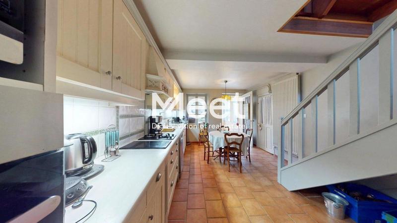 Propriété - 215 m² - 8 pièces