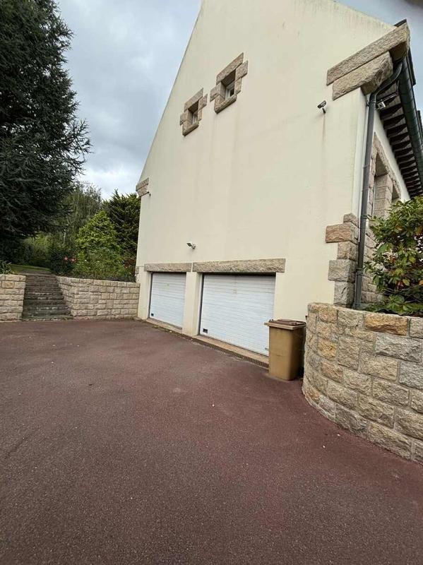 Maison en pierre - 266 m² - 12 pièces