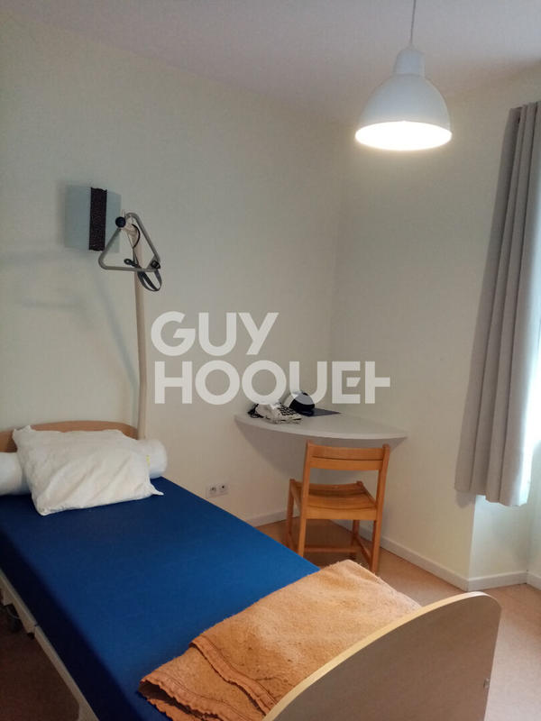 Maison - 400 m² - 40 pièces