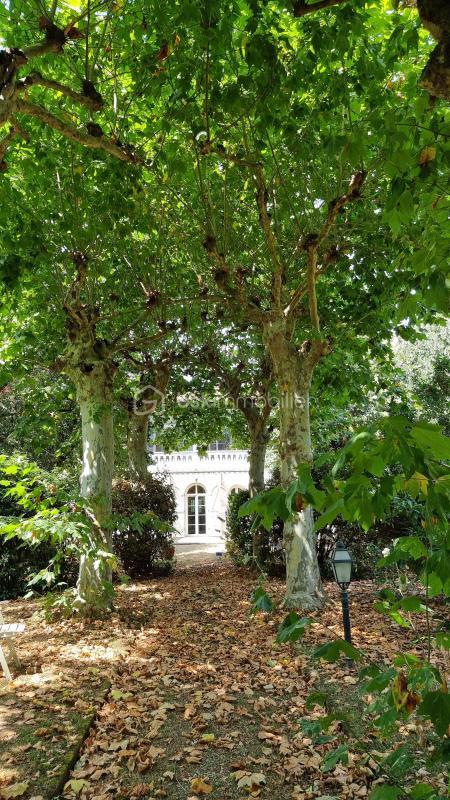 Maison - 214 m² - 7 pièces