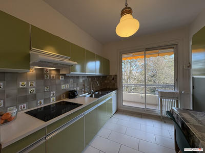 Appartement - 169 m² - 7 pièces