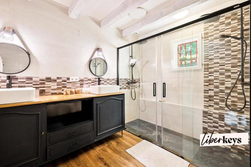 Maison - 220 m² - 10 pièces