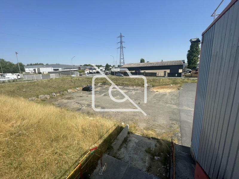 Entrepôt - 2 000 m²