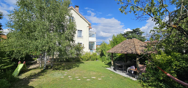 Appartement - 99 m² - 4 pièces