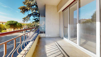 Appartement - 90 m² - 4 pièces