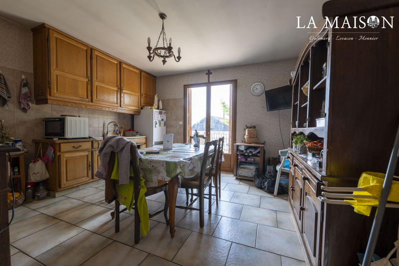 Maison - 170 m² - 7 pièces