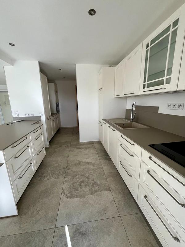 Appartement - 90 m² - 3 pièces