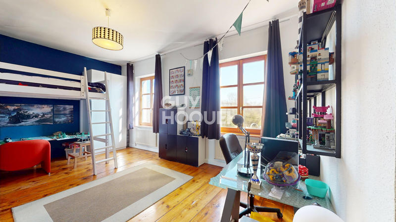 Demeure - 266 m² - 7 pièces