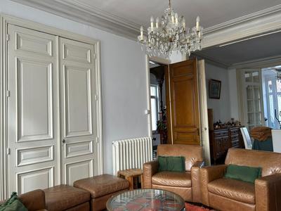Maison de maîtres - 230 m² - 10 pièces
