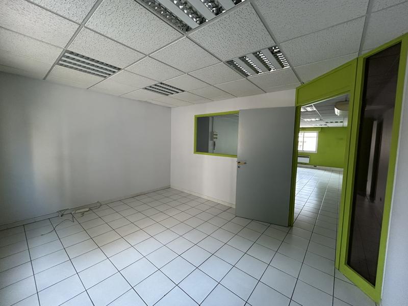 Appartement - 99 m² - 4 pièces