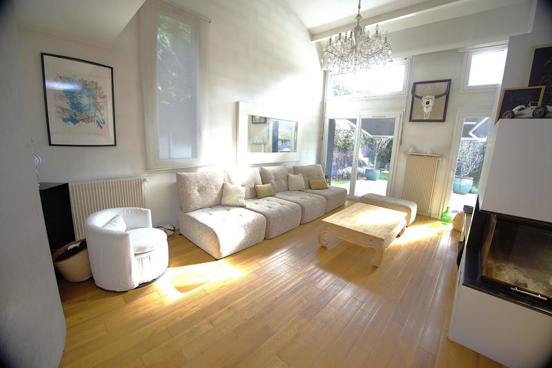 Maison - 200 m² - 8 pièces